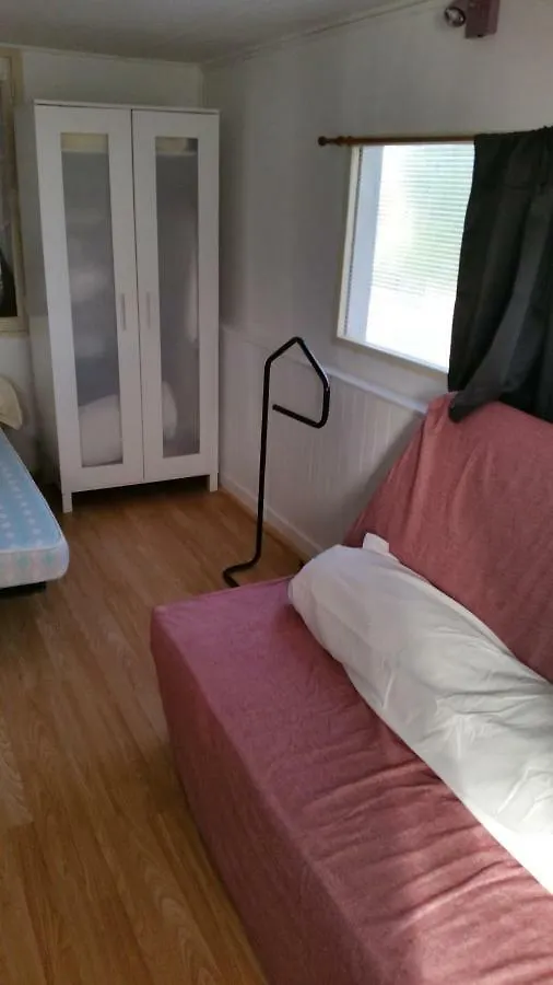 Apartment Le Bungalow Au Fond Du Jardin Valeille